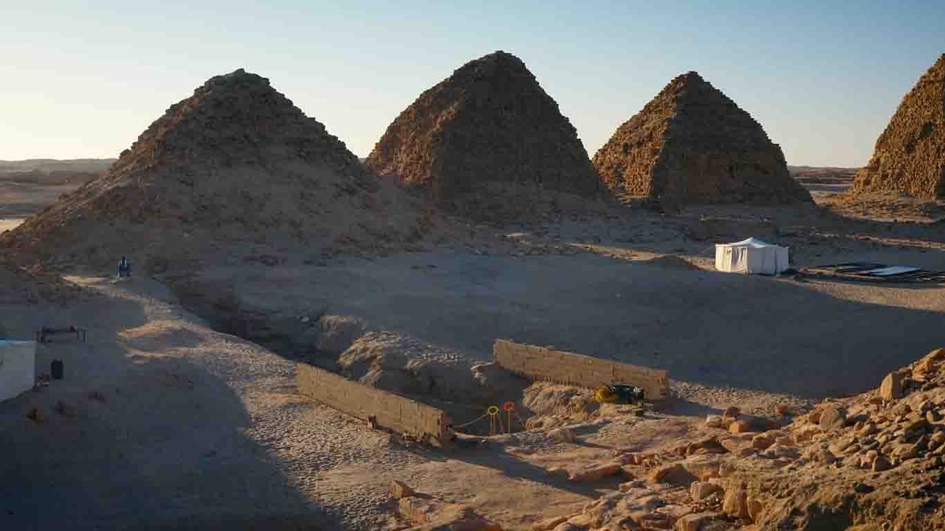 国家地理《黑法老：水漫金字塔/被洪水淹没的尼罗河坟墓 Flooded Tombs of the Nile 2021》全1集 英语中英双字 1080P高清网盘下载
