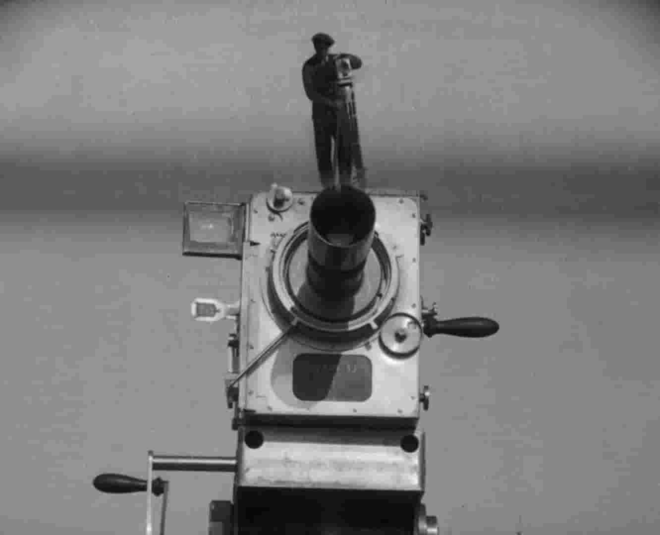 苏联纪录片《持摄影机的人 Man with a Movie Camera 1929》全1集 俄语中英双字 1080P高清网盘下载